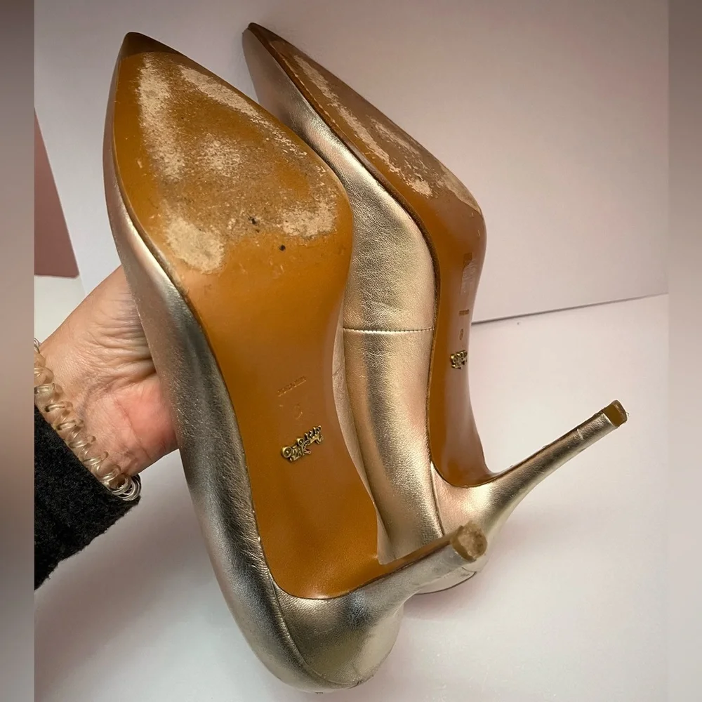 Coach gold pumps - Picture 6 of 11